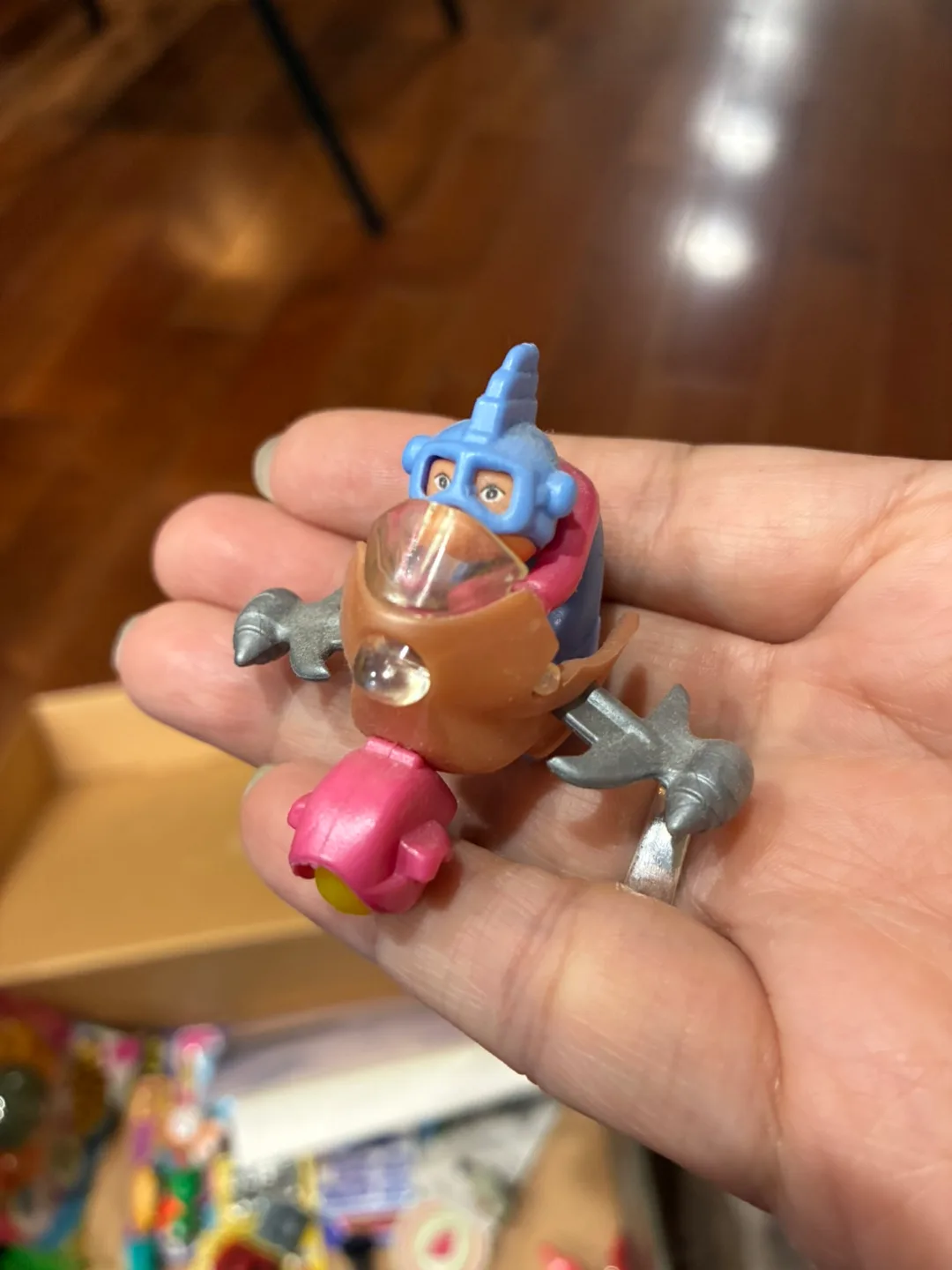 Kinder Surprise Toy Figurine thumbnail
