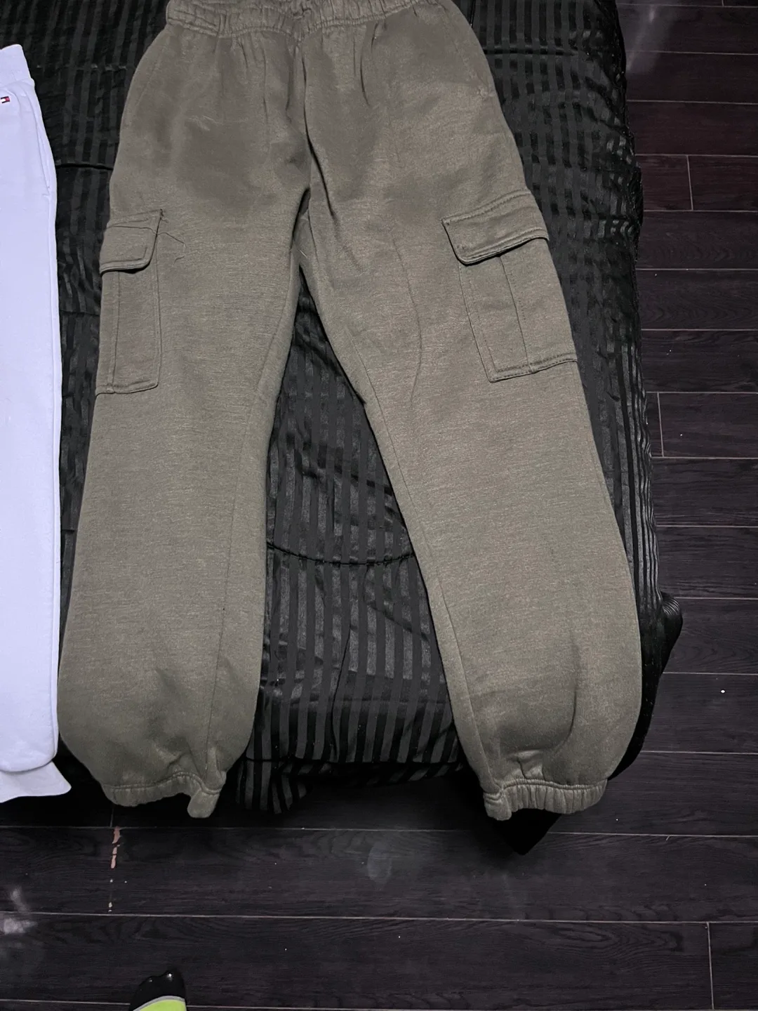Sweatpants image indicator(2)