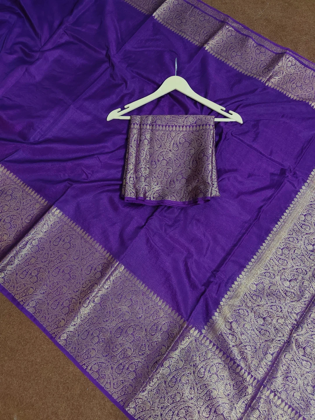 Purple Saree with Gold Detailing - photo 3