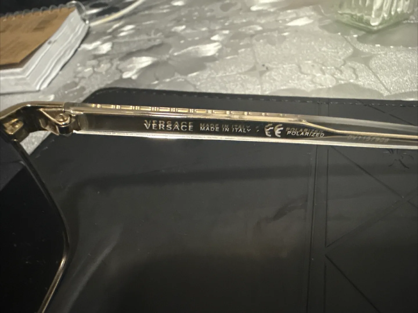 Versace image indicator(3)