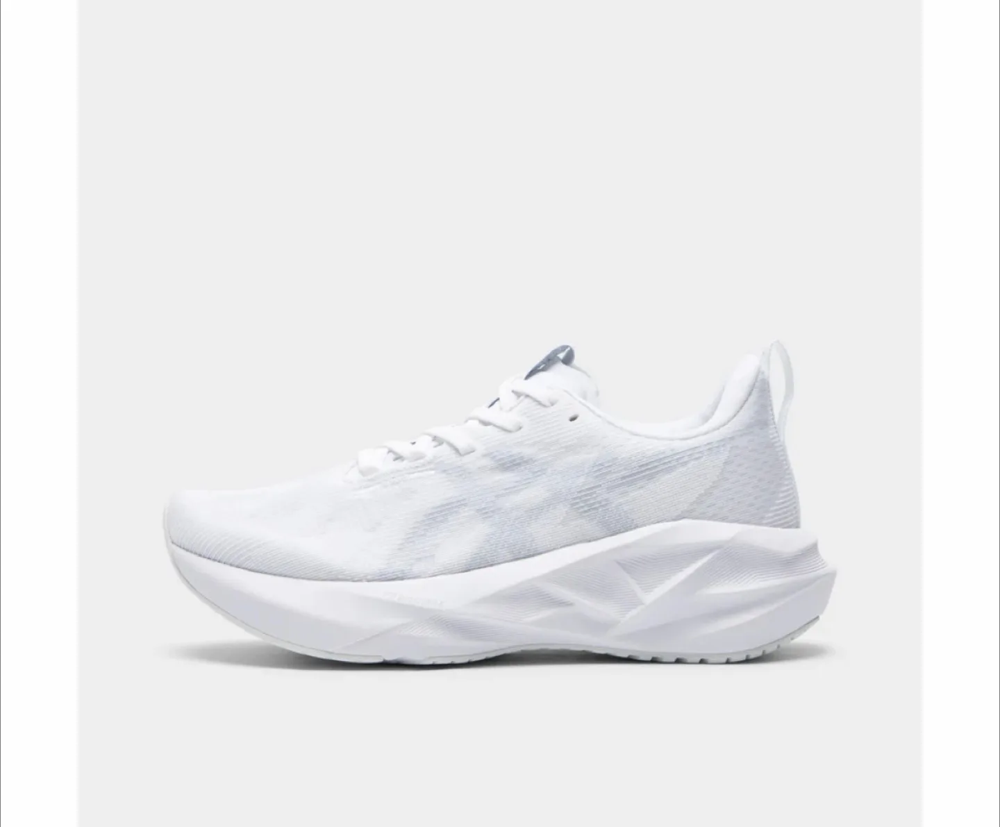 Asics Novablast 5 All White - Size 8.5 thumbnail