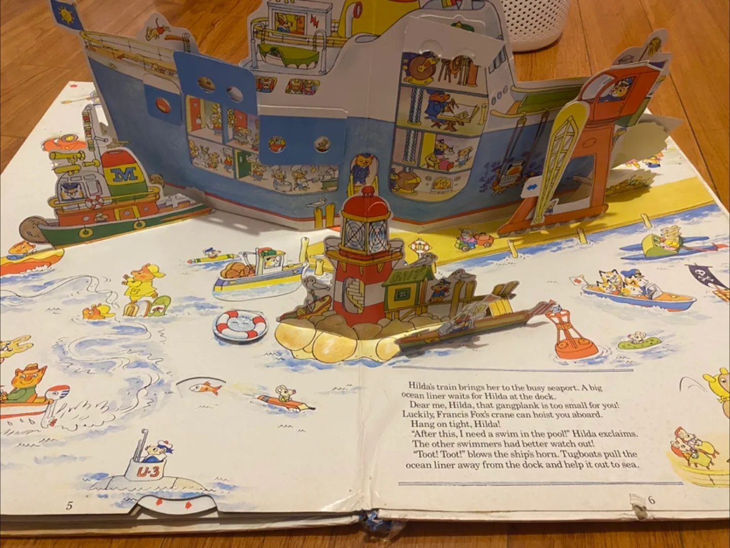 Richard Scarry's Biggest Pop-Up Book Ever! image indicator(4)