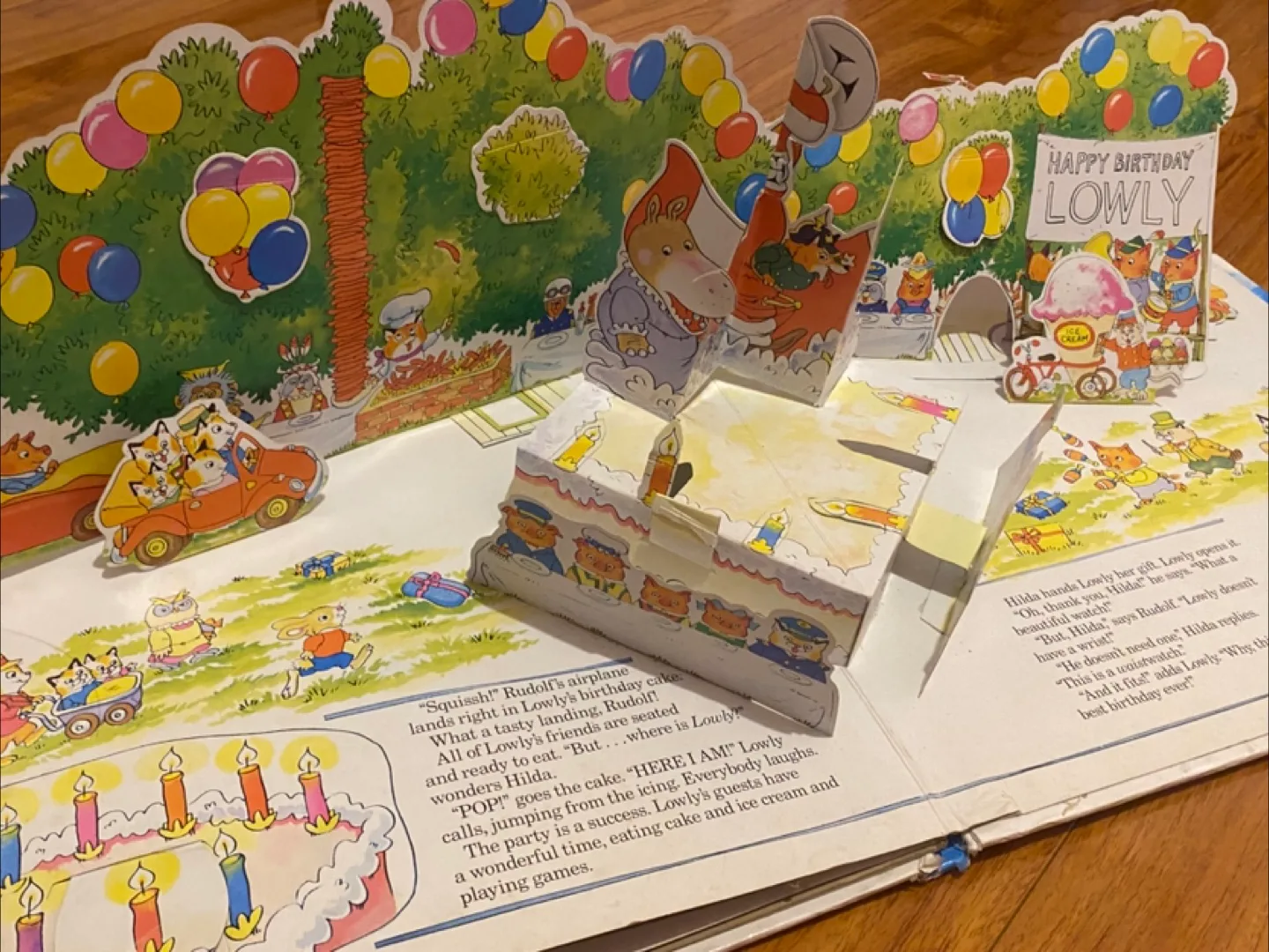 Richard Scarry's Biggest Pop-Up Book Ever! image indicator(5)