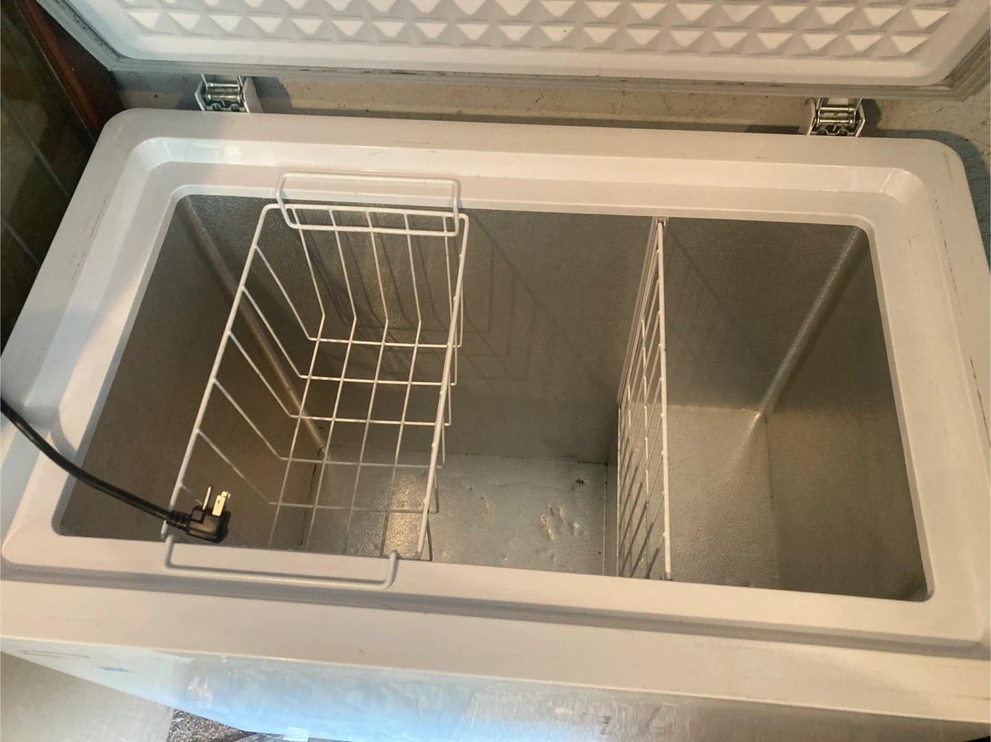 Danby Designer 5.1 cu. ft. Freezer - photo 2