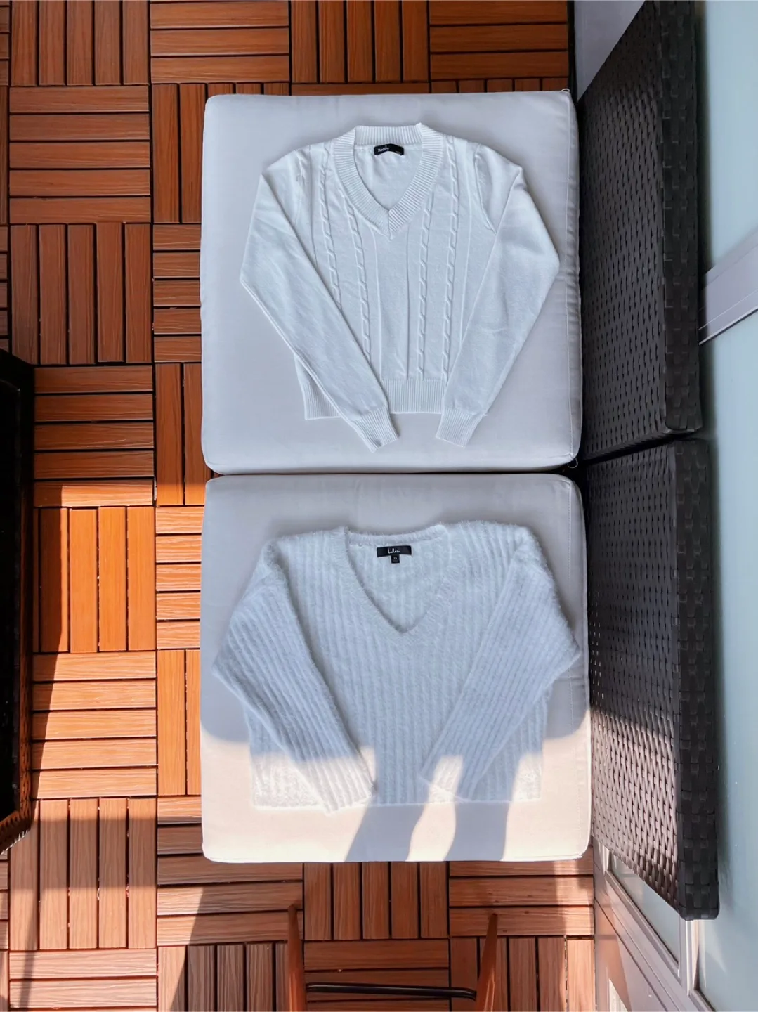 Lulus & Redsky Stretchy V-Neck Sweaters - Size XS thumbnail