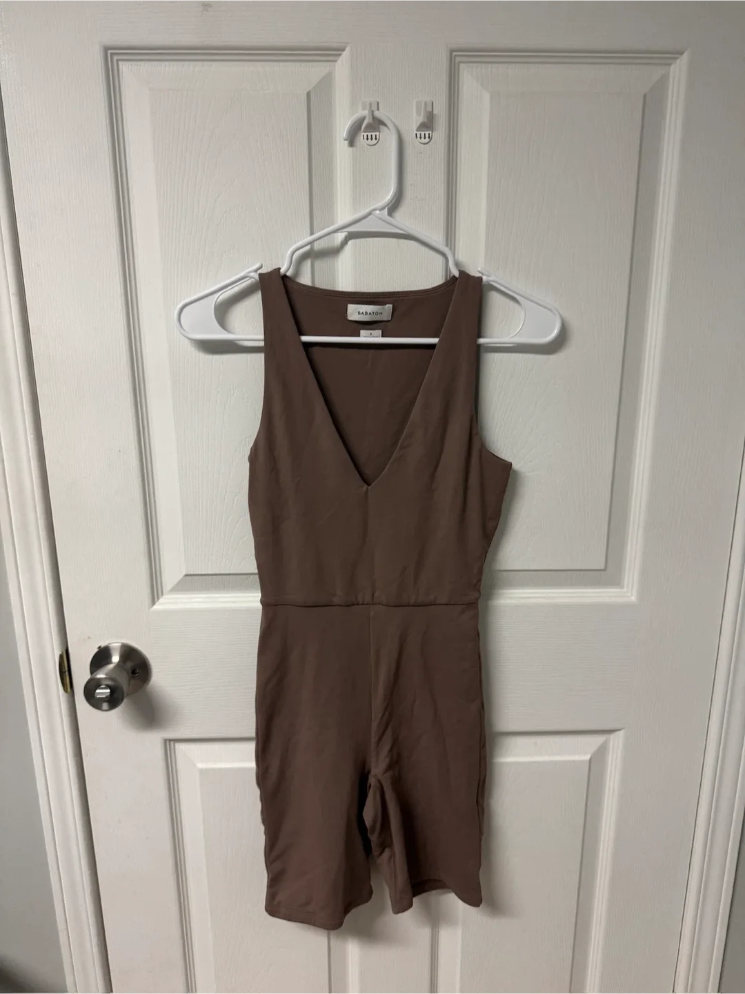 Aritzia Babaton Contour Bodysuit - Size S image indicator(2)