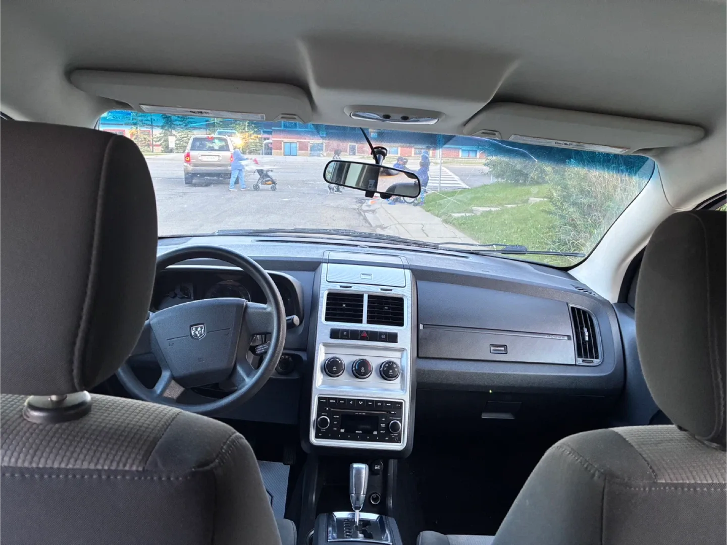 Dodge Journey - Red SUV image indicator(6)