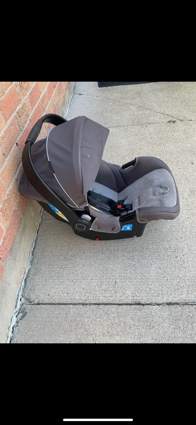 Safety 1st onBoard FLX Infant Car Seat thumbnail