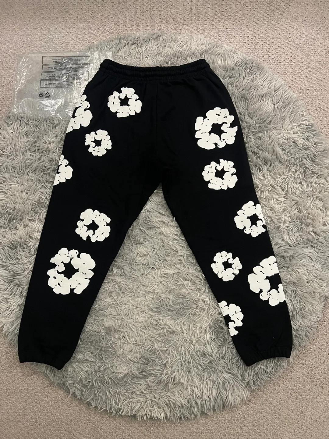 Denim Tears Sweatpants image indicator(2)