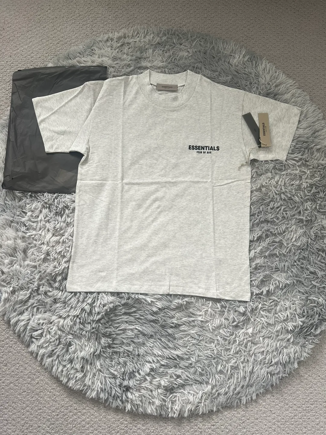 Essentials Tees image indicator(3)