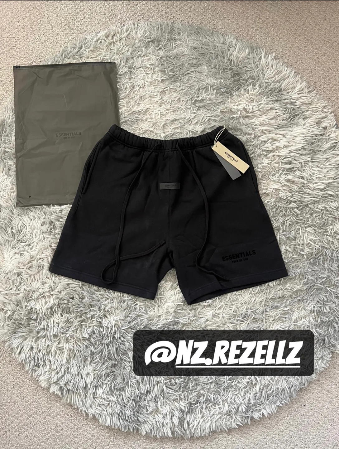 Essentials Shorts image indicator(3)