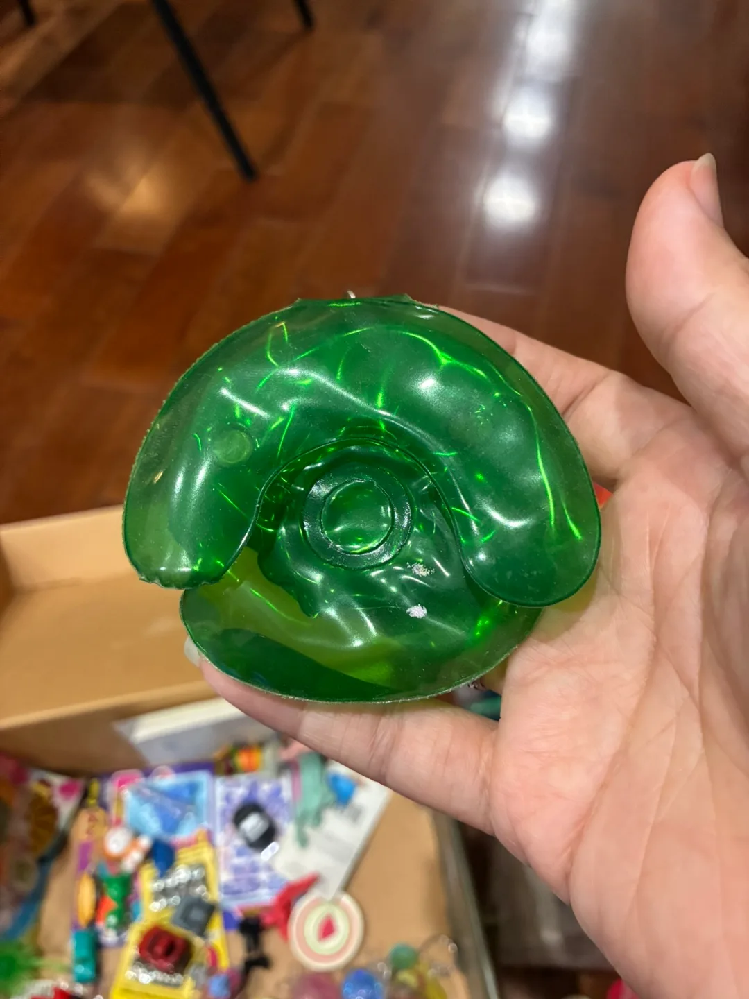 Inflatable Bubble Chair Keychain image indicator(2)