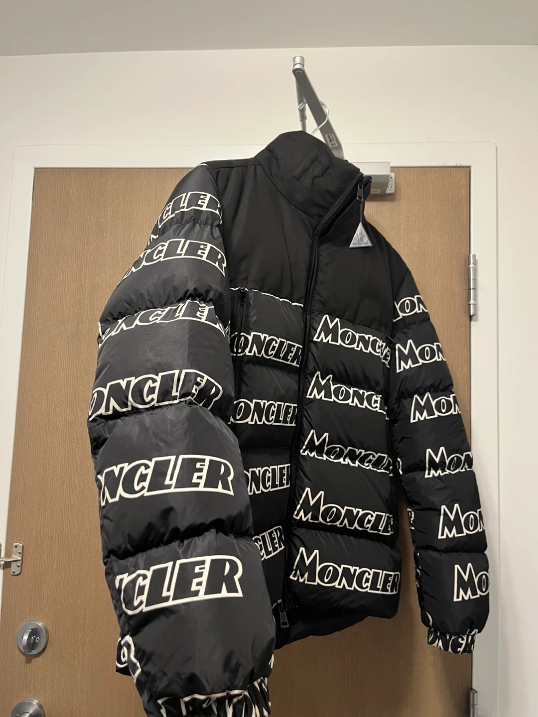 Moncler Padded Jacket - Black - photo 3
