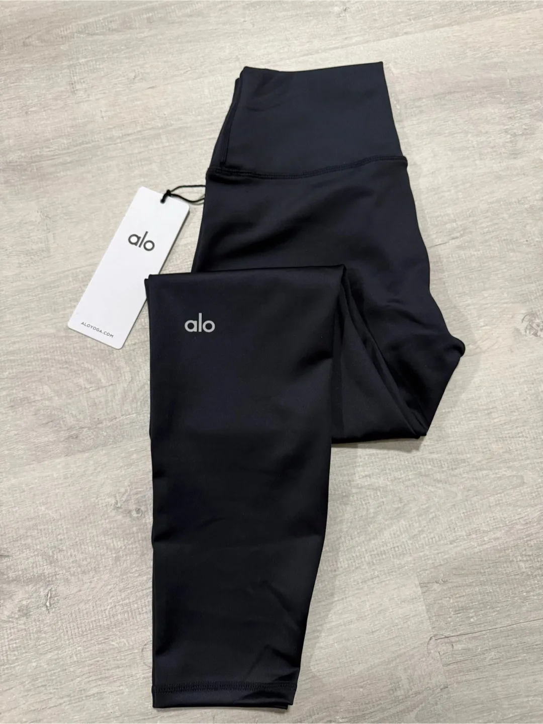 Alo Yoga Black Airlift Bra & Leggings Set - Black image indicator(3)