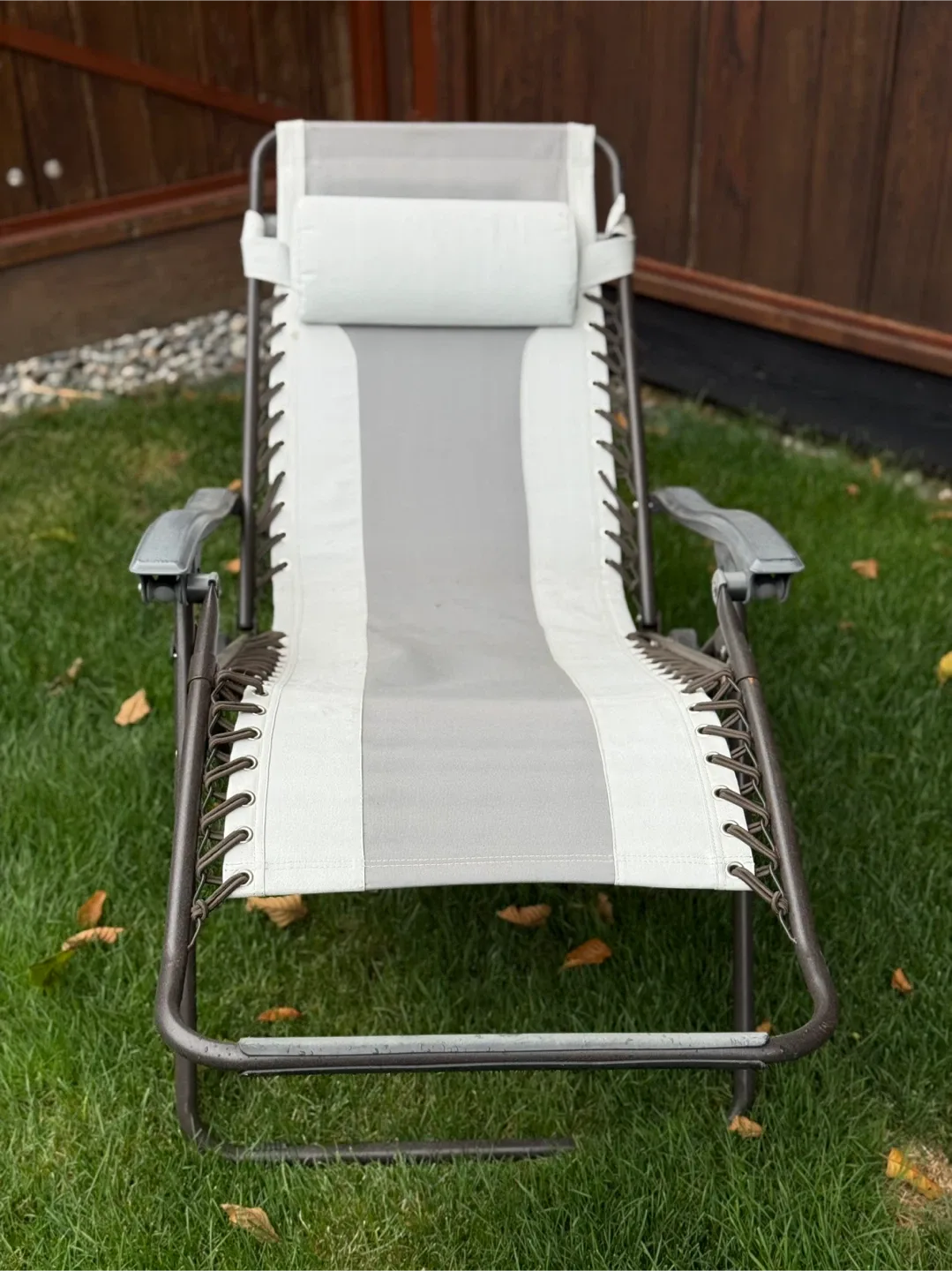 Zero Gravity Lounge Chair - Grey & White image indicator(2)