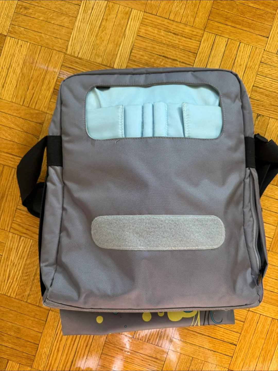 XCase Messenger Bag - Grey with Star Design image indicator(3)