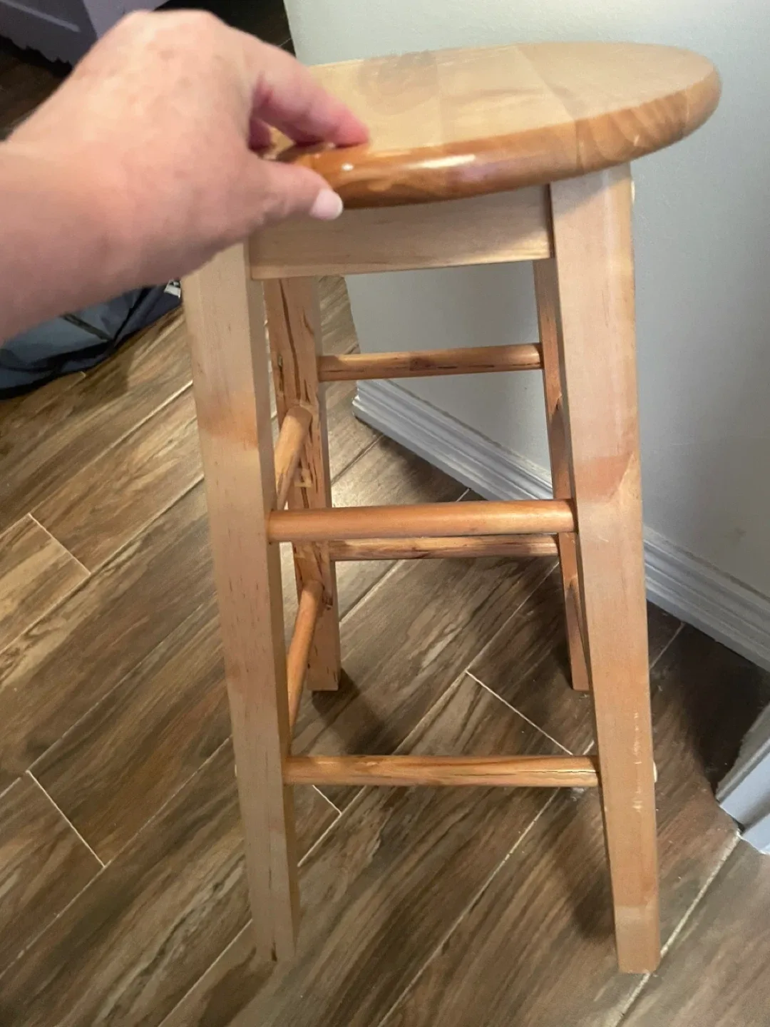 4 Wooden Bar Stools image indicator(3)