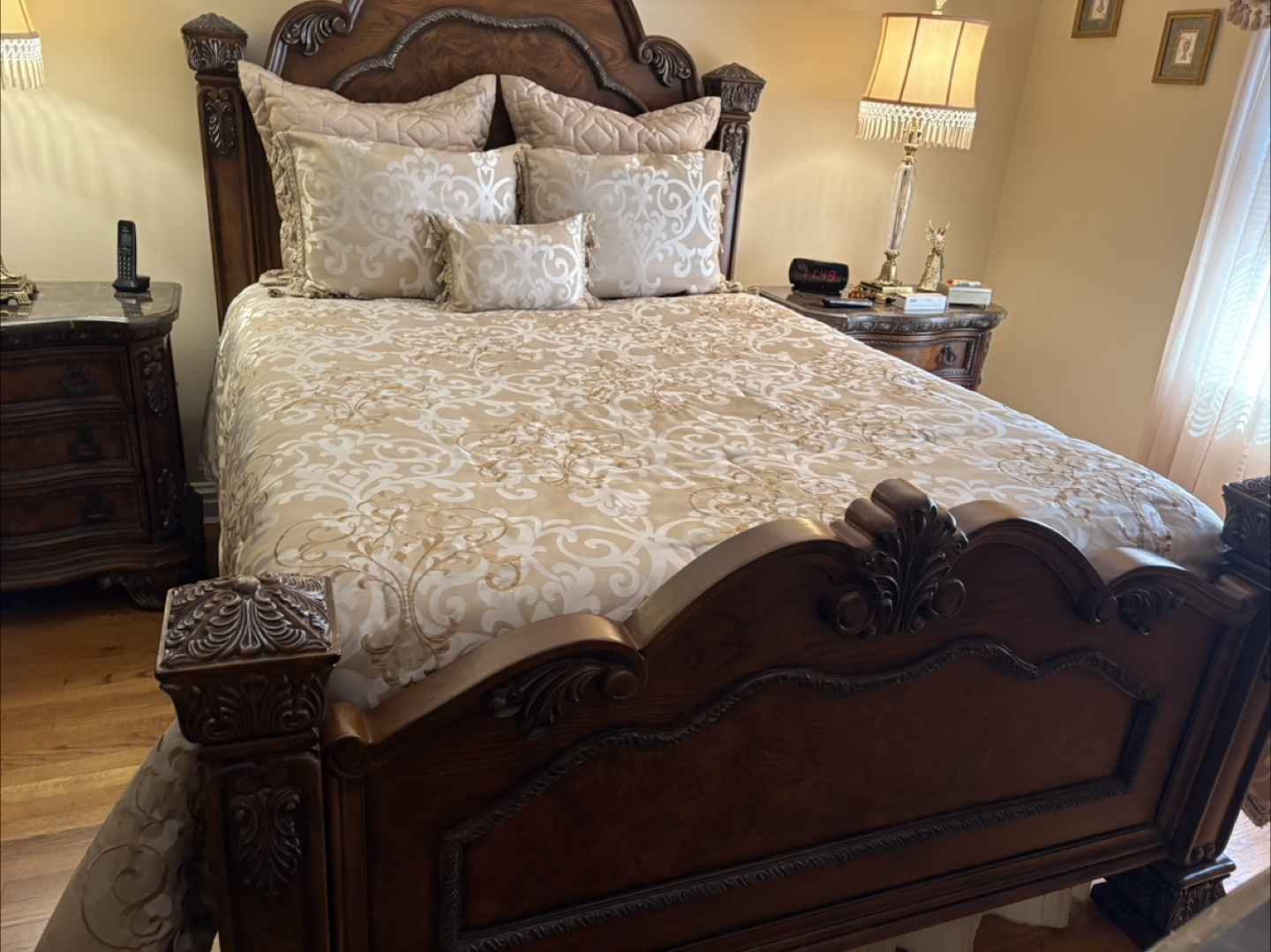 Ornate Wood Bedroom Set - photo 3