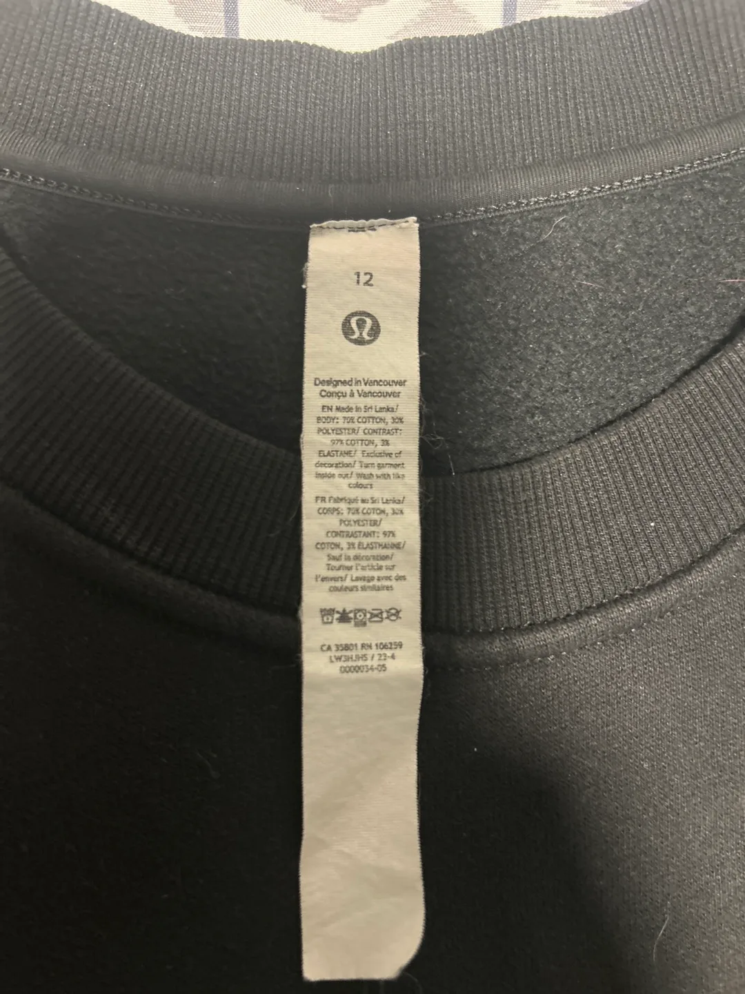 Lululemon Black Crewneck Sweatshirt - Size 12 image indicator(2)