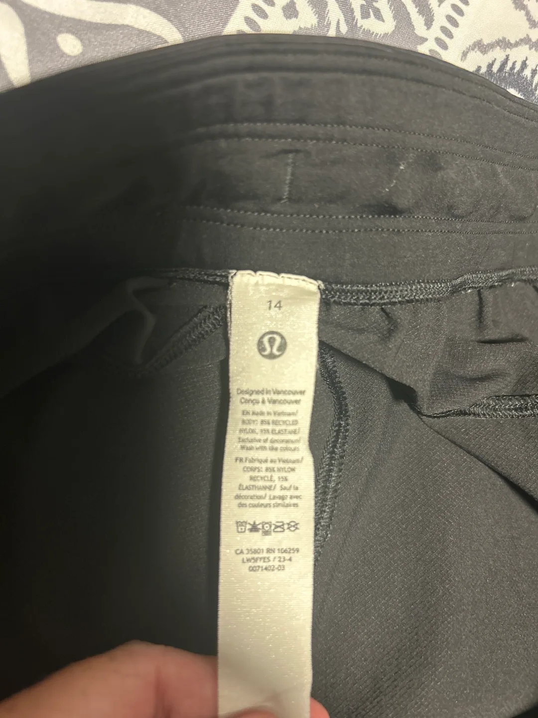Lululemon Jogger Pants - Size 14 image indicator(2)