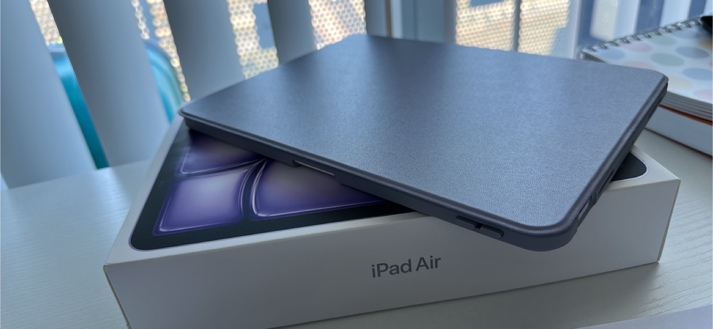 iPad Air 11 inch (M2) 128 GB Purple- Like New!