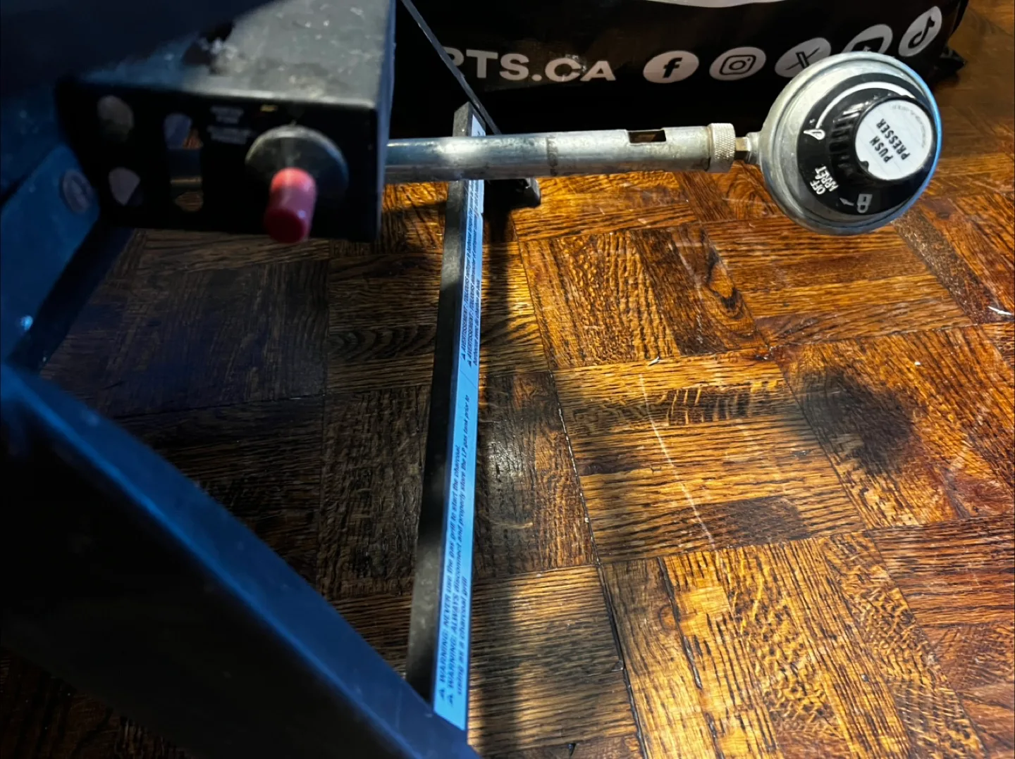 Blue Rhino Crossfire Portable Grill image indicator(3)