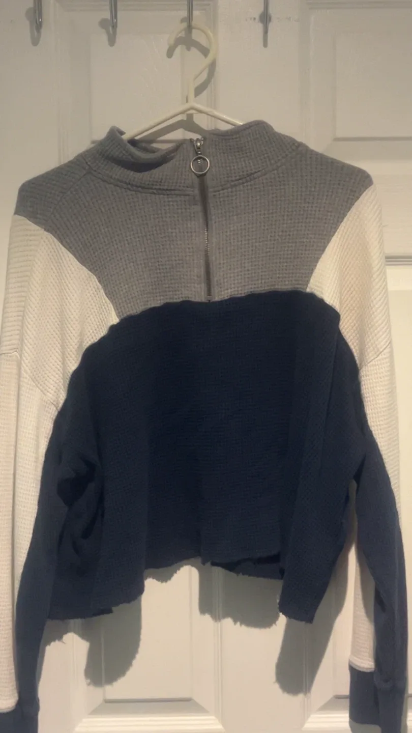 Hollister Colour Block Pullover - Size M thumbnail