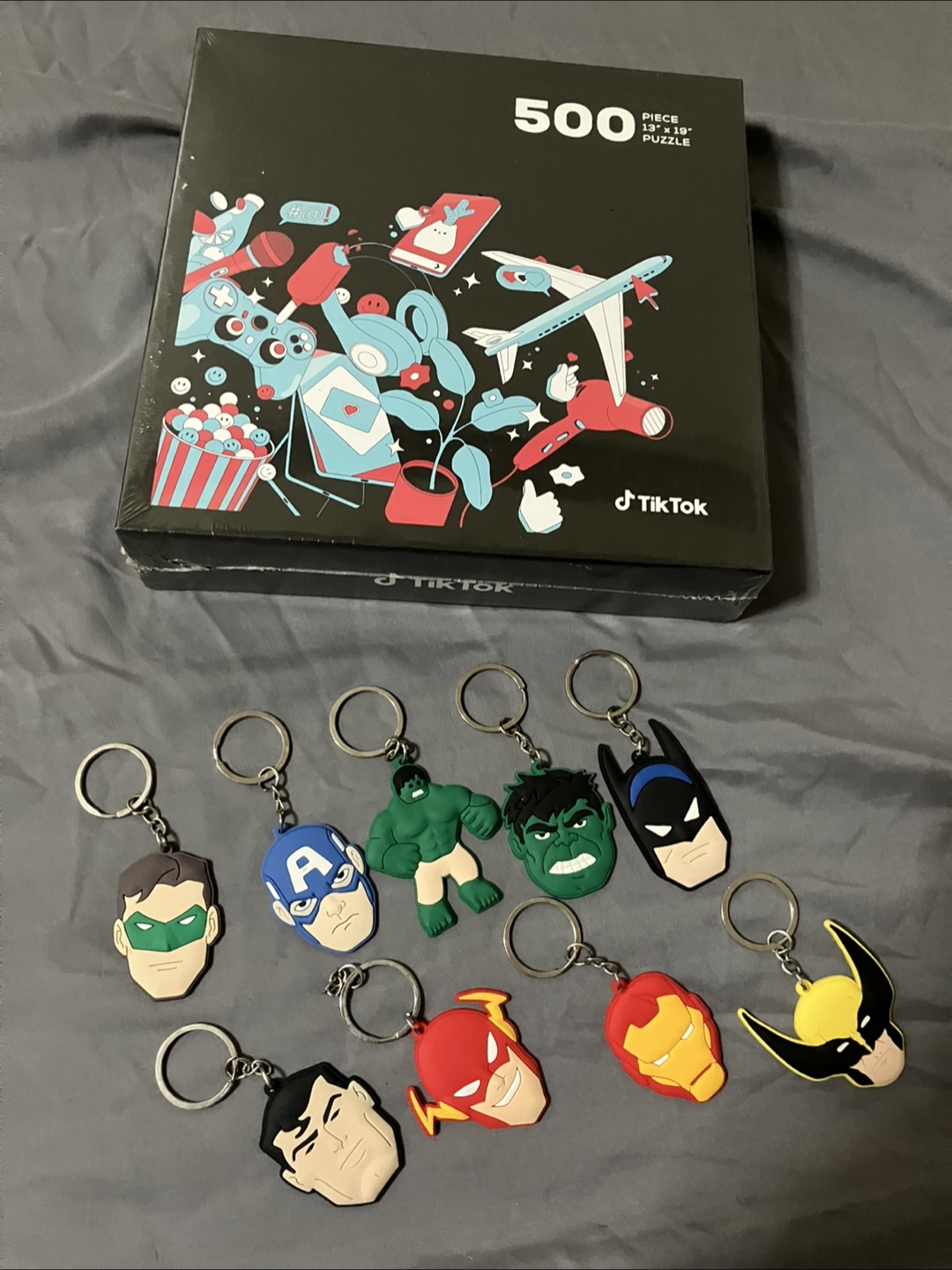500 pcs Tik Tok Puzzle & 9 Superhero Keychains - photo 3