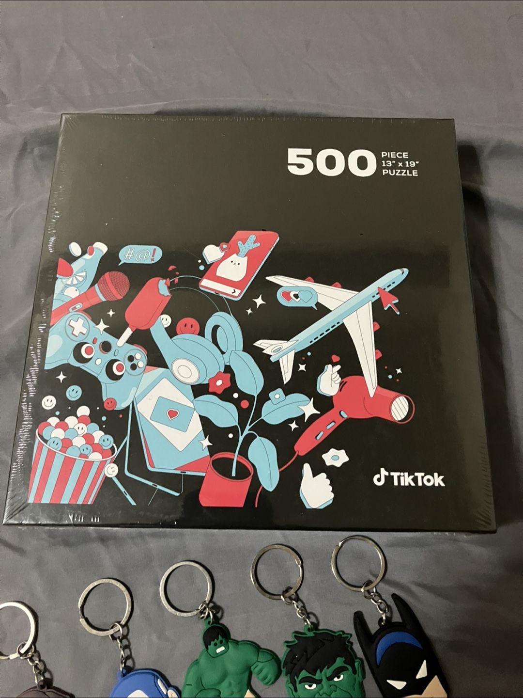500 pcs Tik Tok Puzzle & 9 Superhero Keychains - photo 5