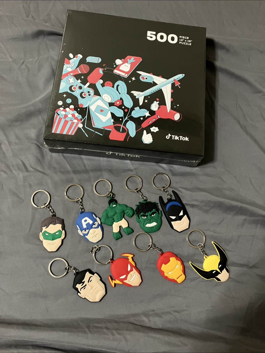 500 pcs Tik Tok Puzzle & 9 Superhero Keychains - photo 2