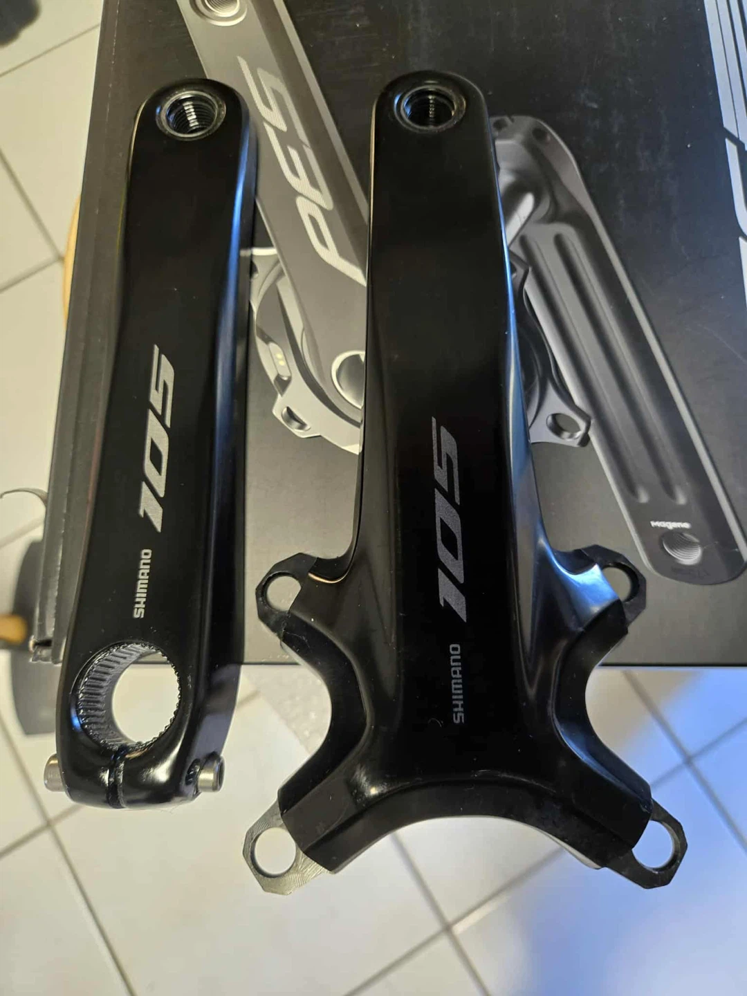 Shimano 105 FC-R7100 Crankset, 170mm - photo 2
