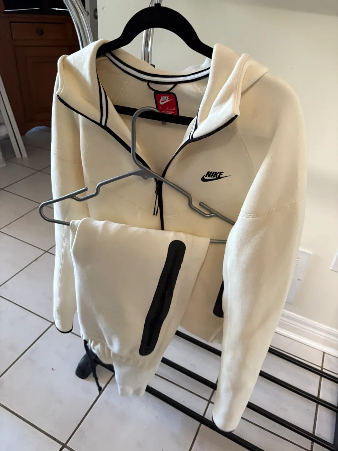 Nike Tech Fleece Set - Cream NO TRADEs image indicator(3)