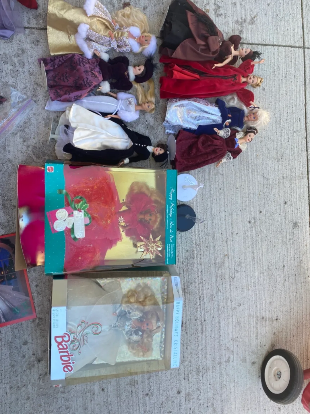 Vintage Barbie Dolls 20eachSpecial Editions 80each image indicator(5)