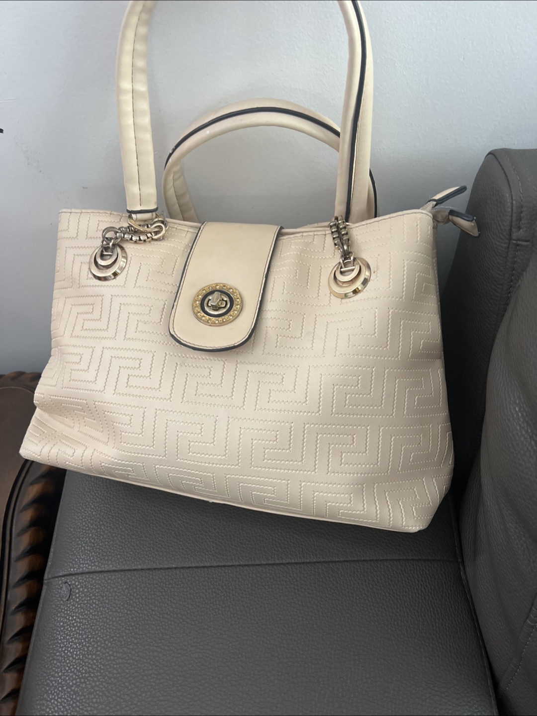 Cream Handbag with Chain Detail - photo 4