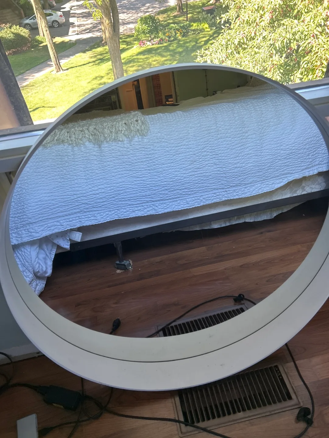IKEA Round Wall Mirror image indicator(3)