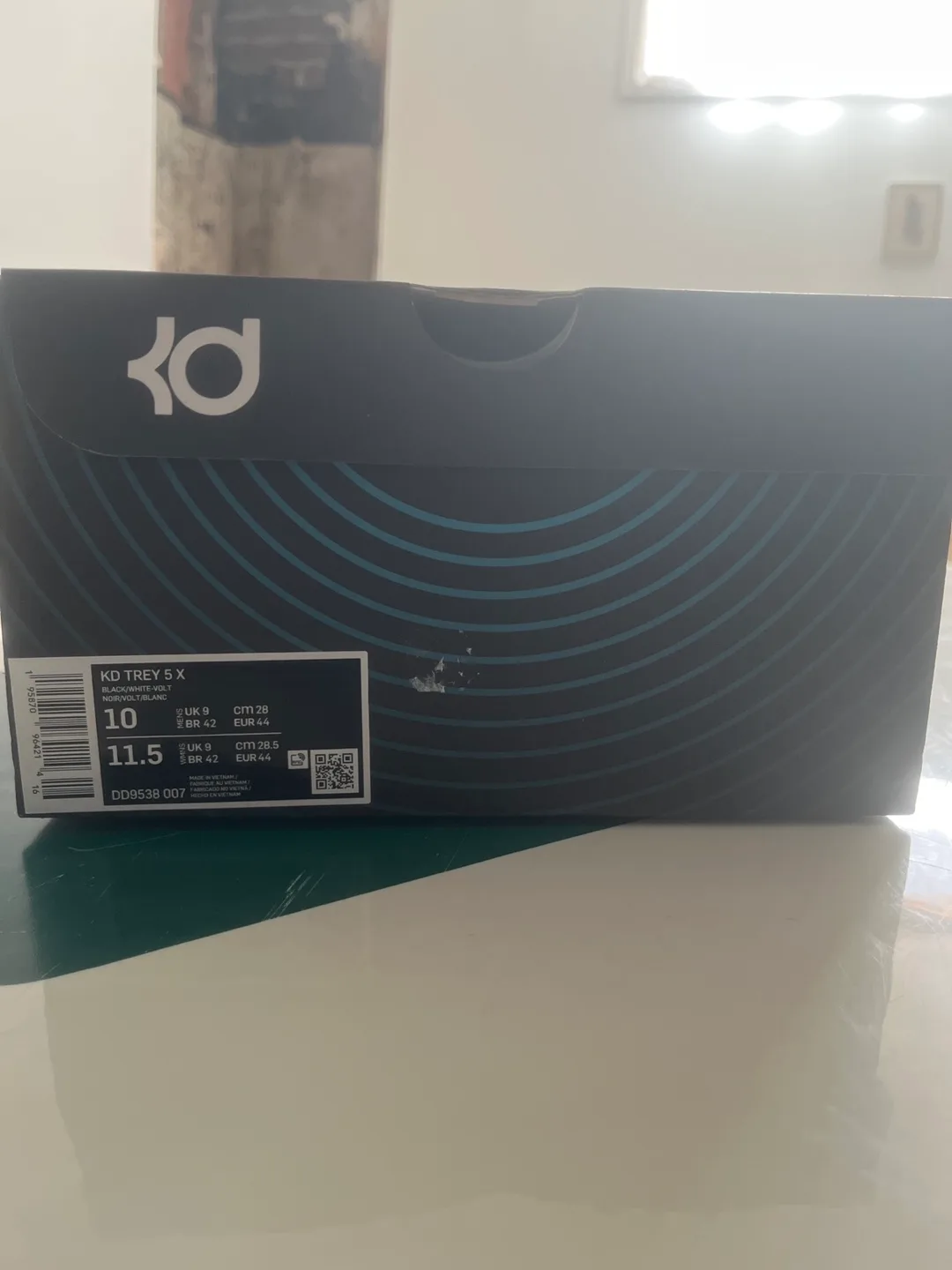 Nike KD Trey 5 X Black/White/ neon green- Size 10 image indicator(2)