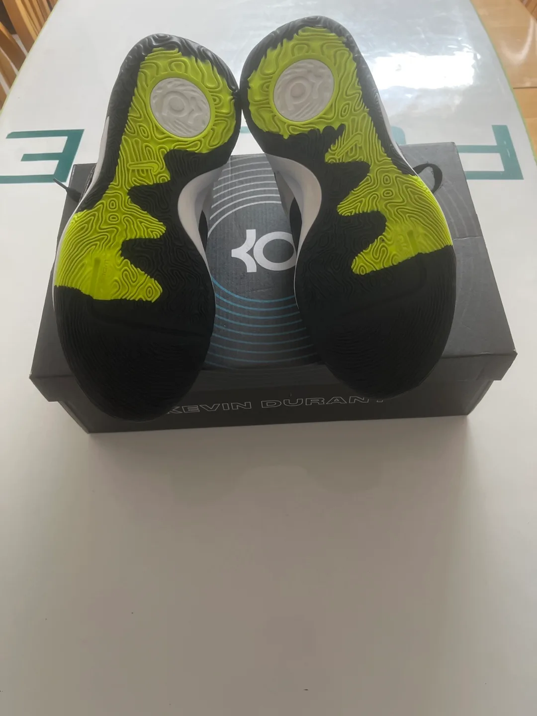 Nike KD Trey 5 X Black/White/ neon green- Size 10 image indicator(9)