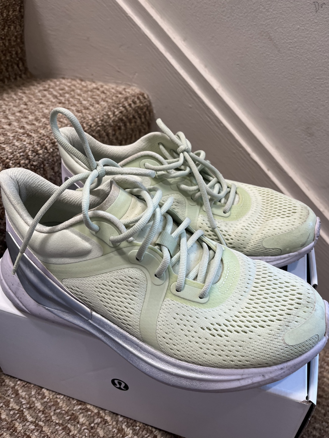 Lululemon Blissfeel Run Women's Size 6.5 - photo 2