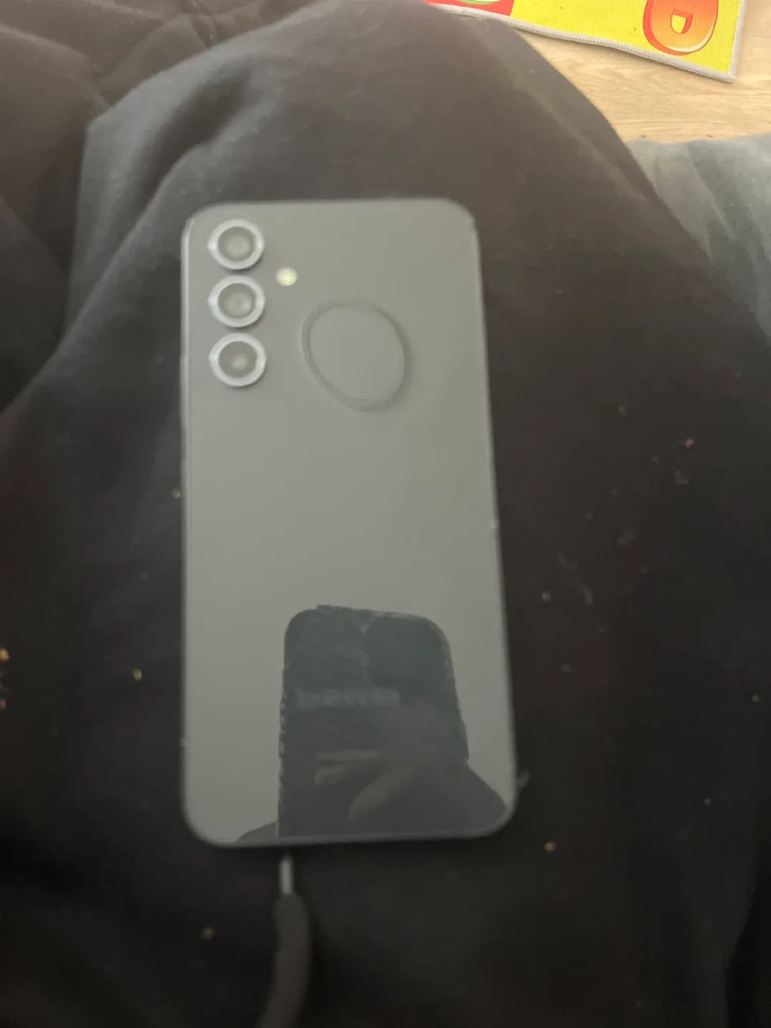 Samsung Galaxy s24 5G - Cracked Screen thumbnail