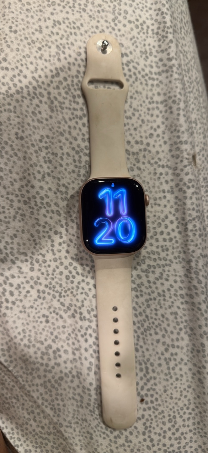 Apple Watch 10 46 mm with Cream Band