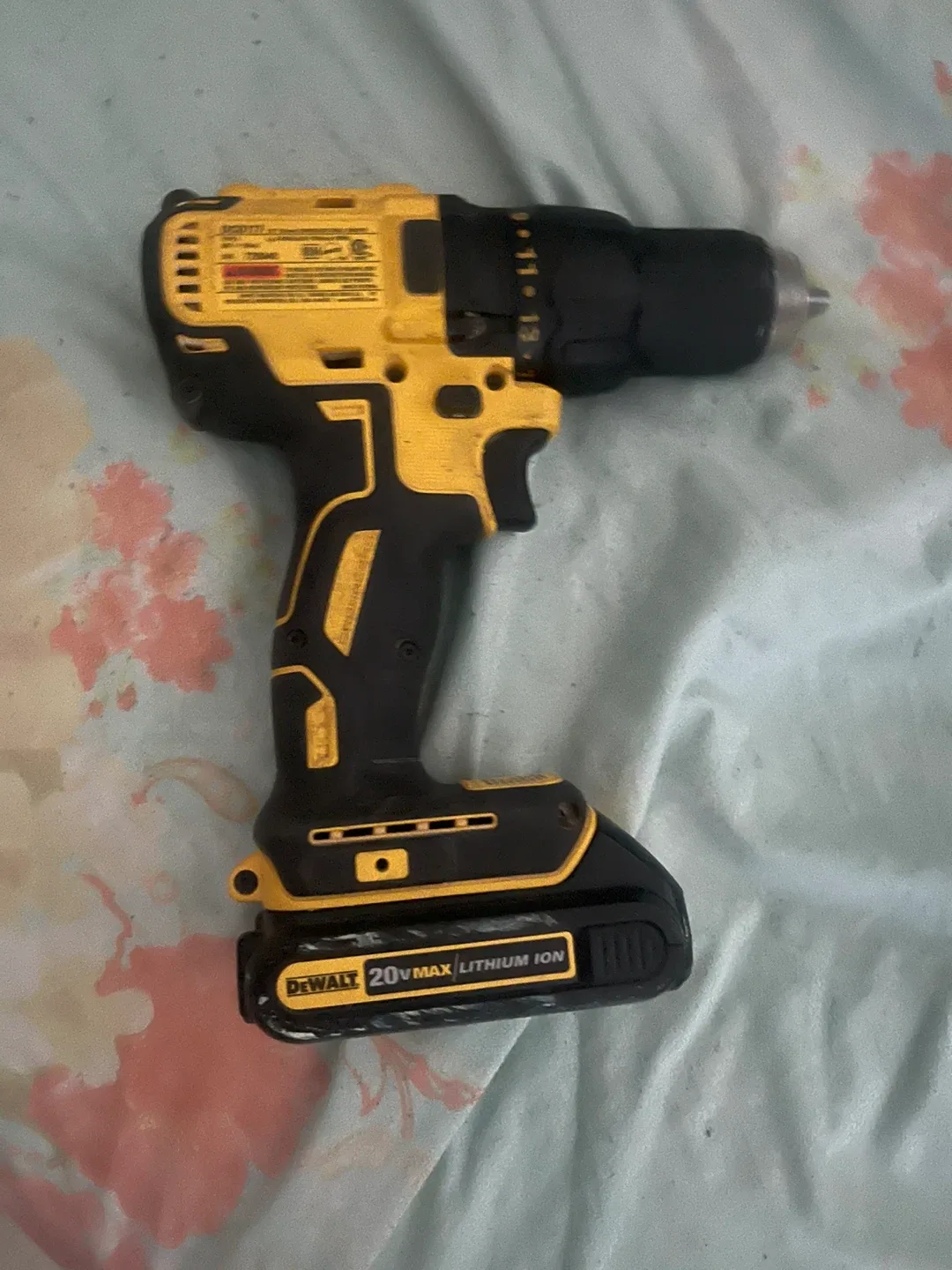 DeWalt 20V MAX Cordless Drill image indicator(2)