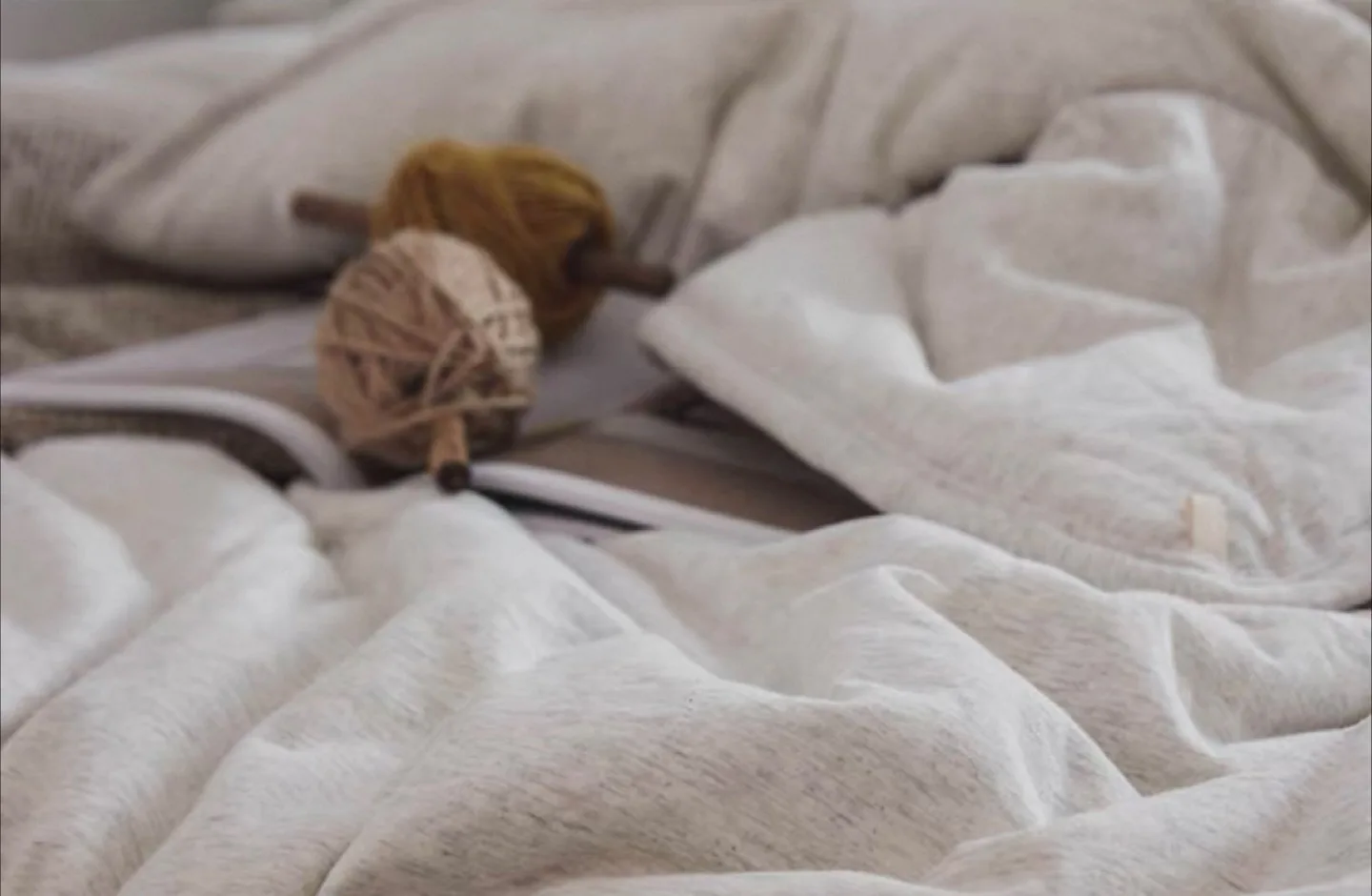 Plushy and soft cotton winter duvet, for King size bed thumbnail