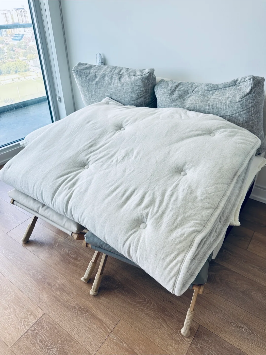 Plushy and soft cotton winter duvet, for King size bed image indicator(2)