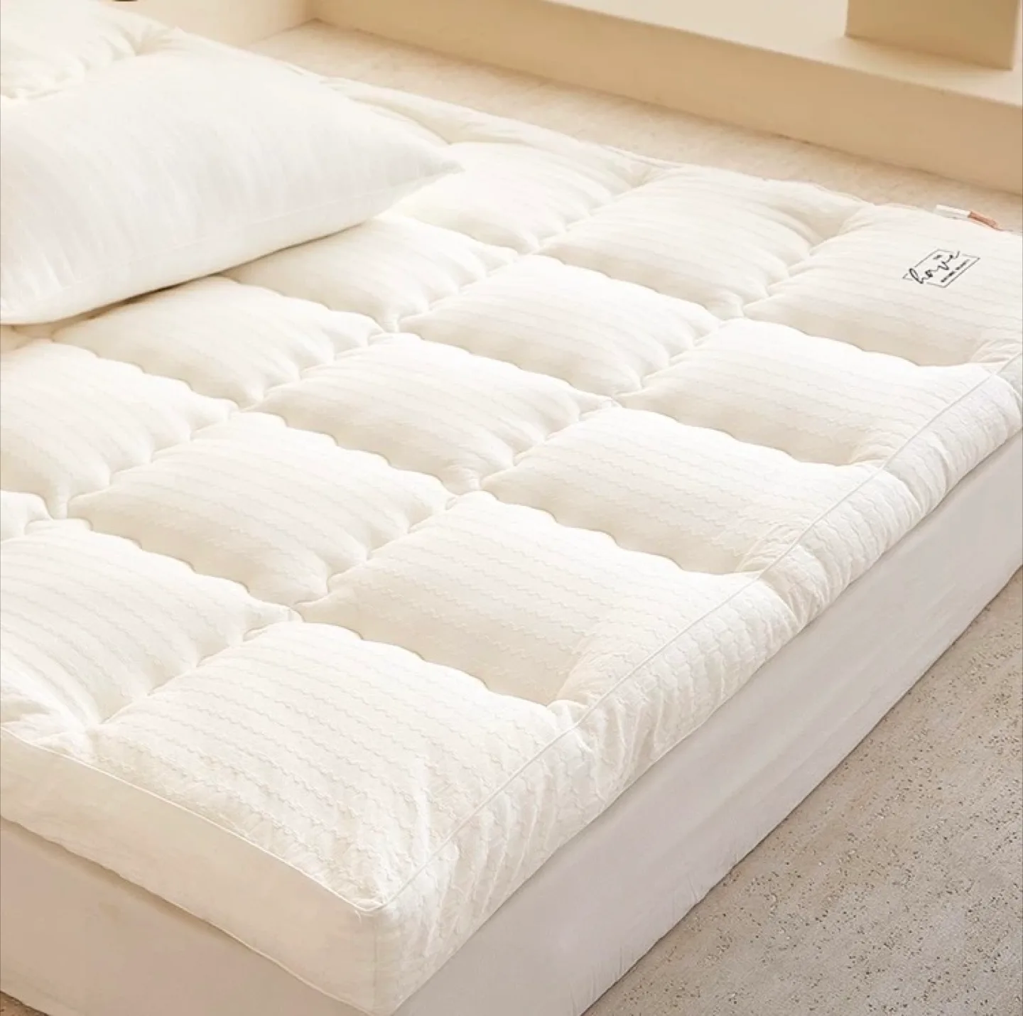 Soft cotton mattress padding (5cm in depth) for  king size bed thumbnail
