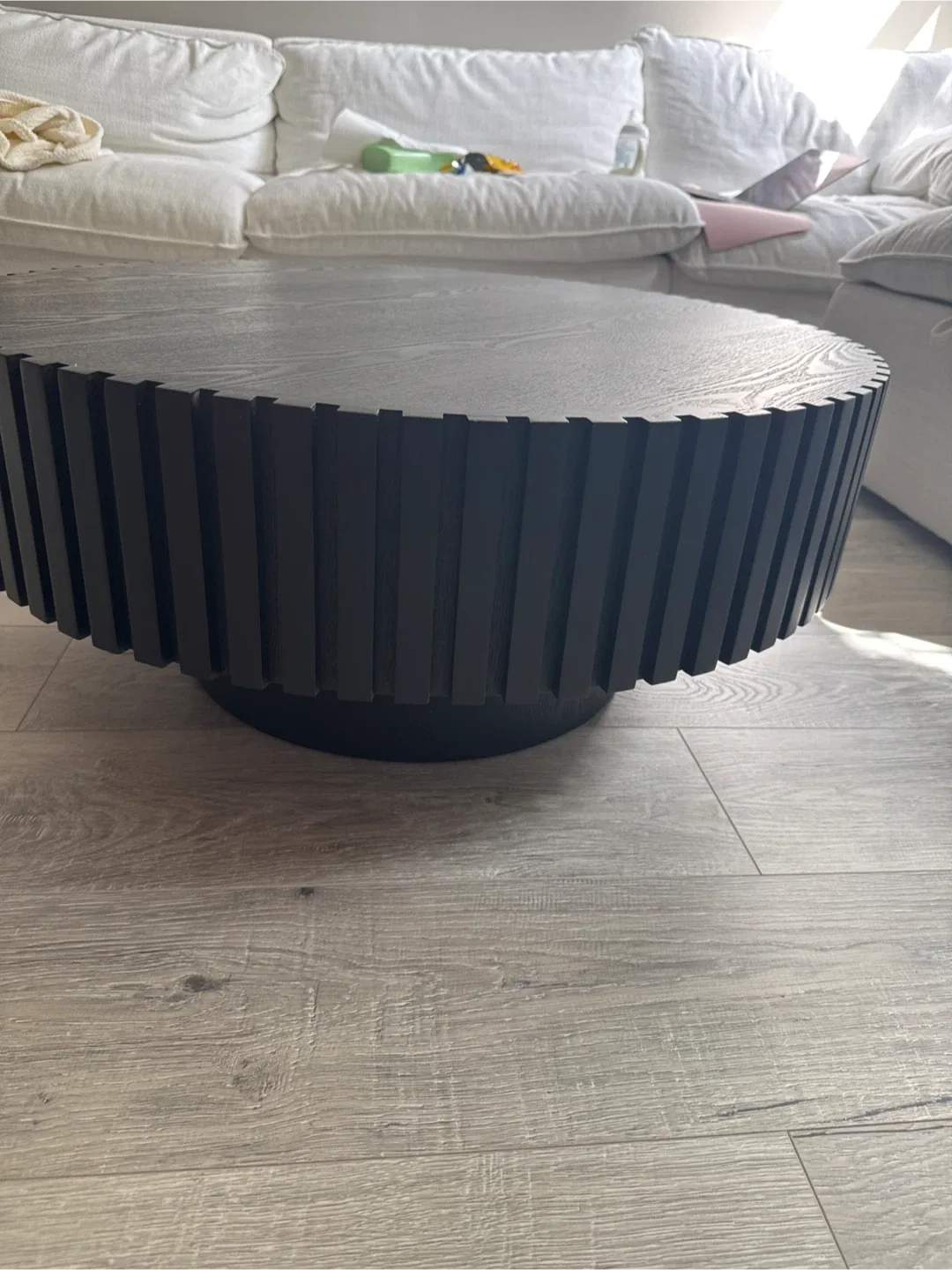 Black coffee table image indicator(3)