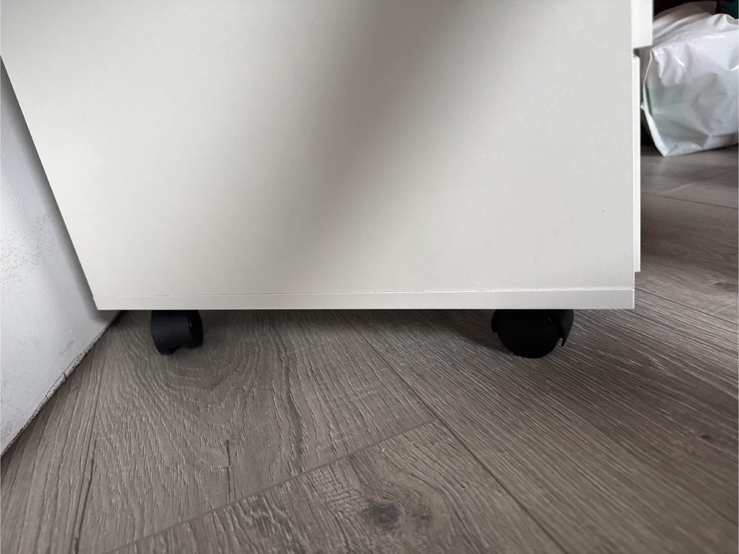 White 5 Drawer Unit on Wheels image indicator(3)