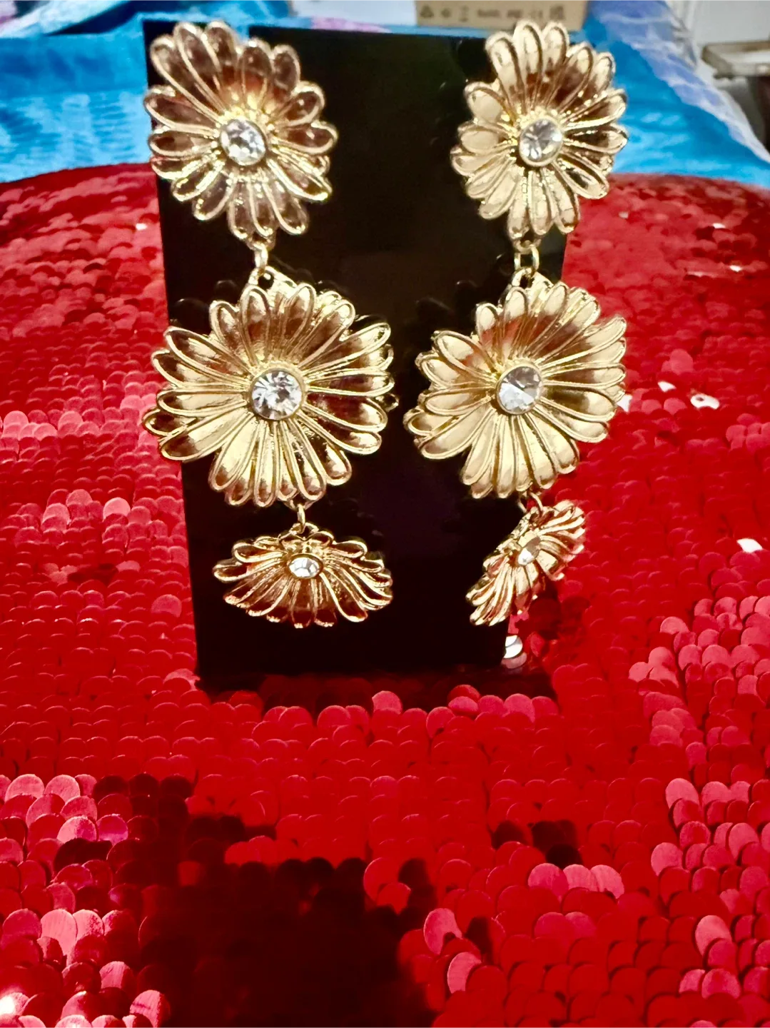 Gold Flower Dangle Earrings thumbnail