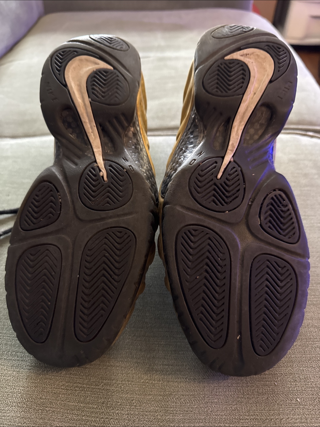 Nike Air Foamposite One Gold/Black size 9 US - photo 4