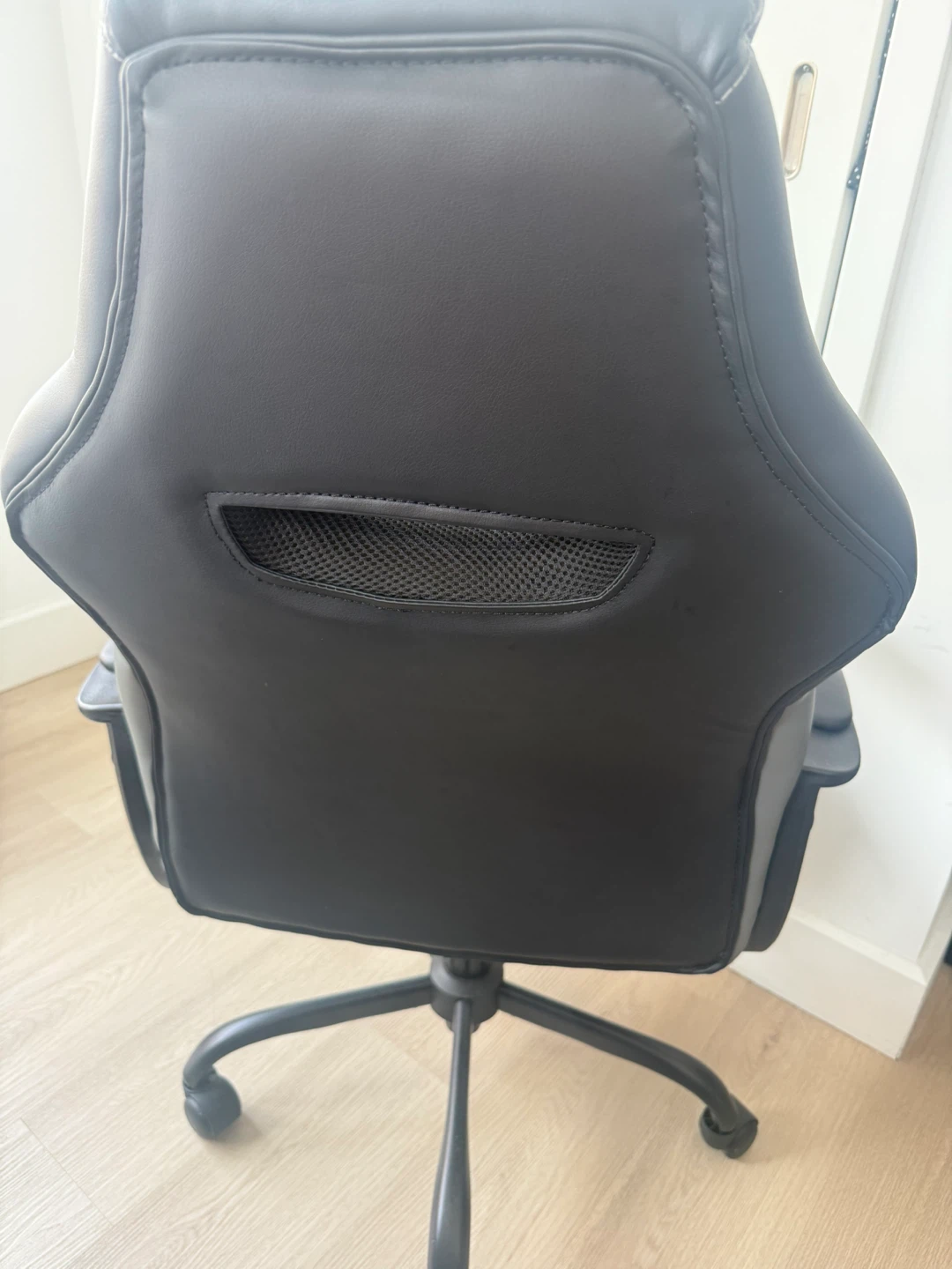 Staples Emerge Vector Luxura Faux Leather Gaming Chair - photo 2