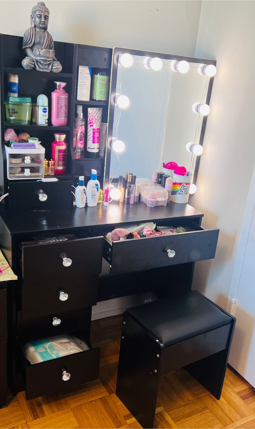 Dressor with Lighted Mirror & Stool